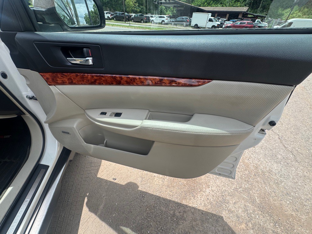 2012 Subaru Outback Image 20