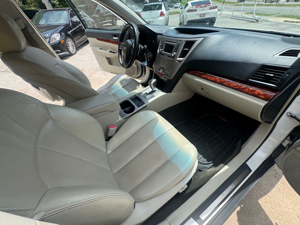 2012 Subaru Outback Image 24