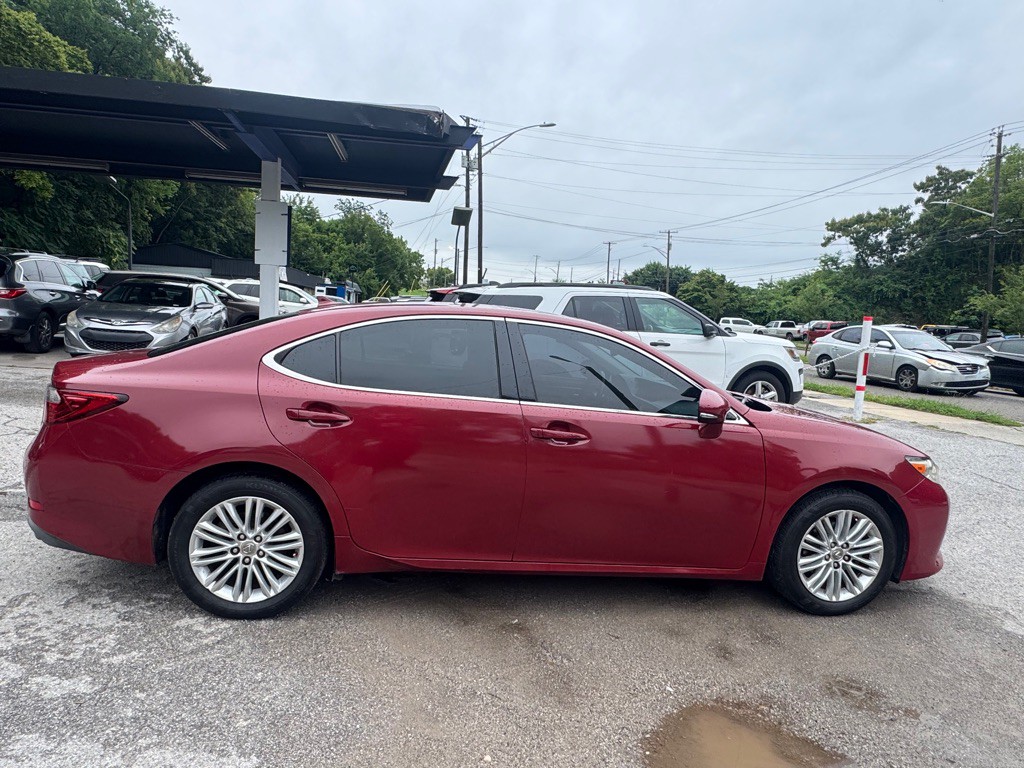 2013 Lexus ES Image 2