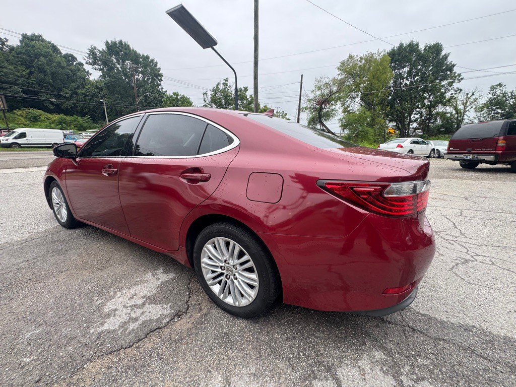 2013 Lexus ES Image 6