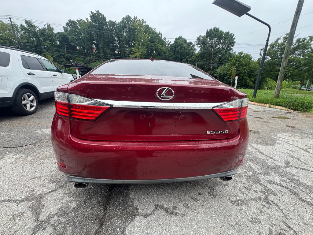 2013 Lexus ES Image 8
