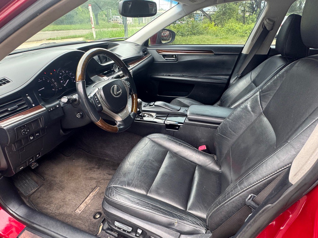 2013 Lexus ES Image 10