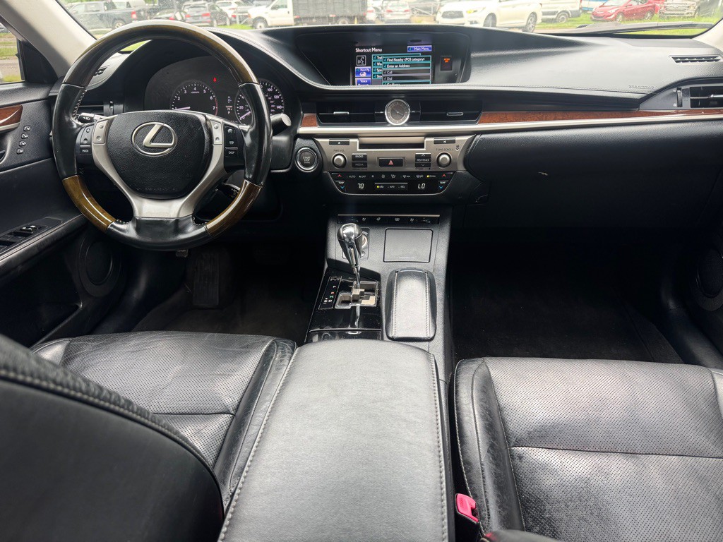 2013 Lexus ES Image 27