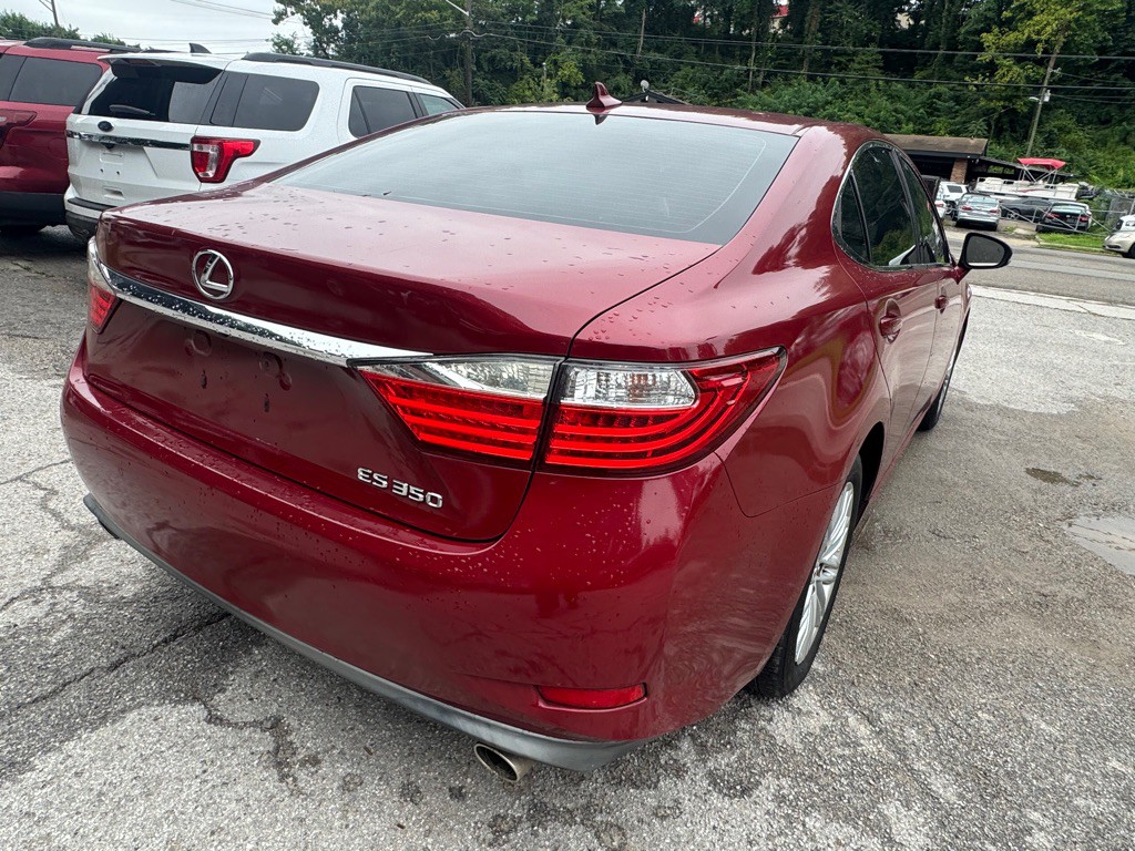 2013 Lexus ES Image 31