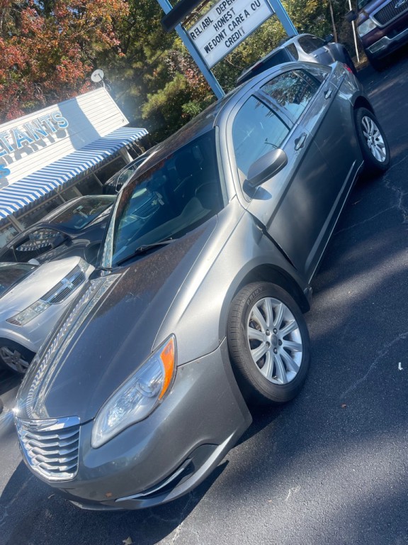 2013 Chrysler 200 Image 7