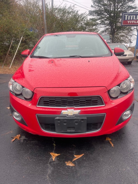 2013 Chevrolet Sonic Image 2