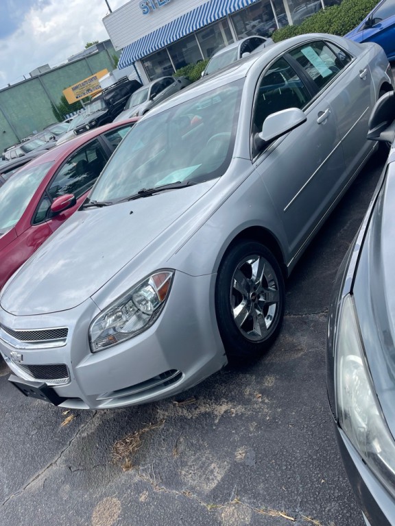 2010 Chevrolet Malibu Image 2