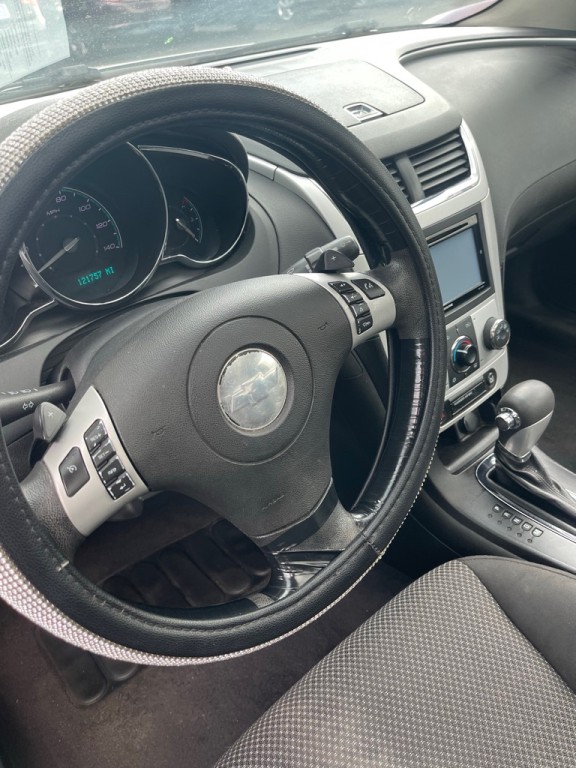 2010 Chevrolet Malibu Image 3