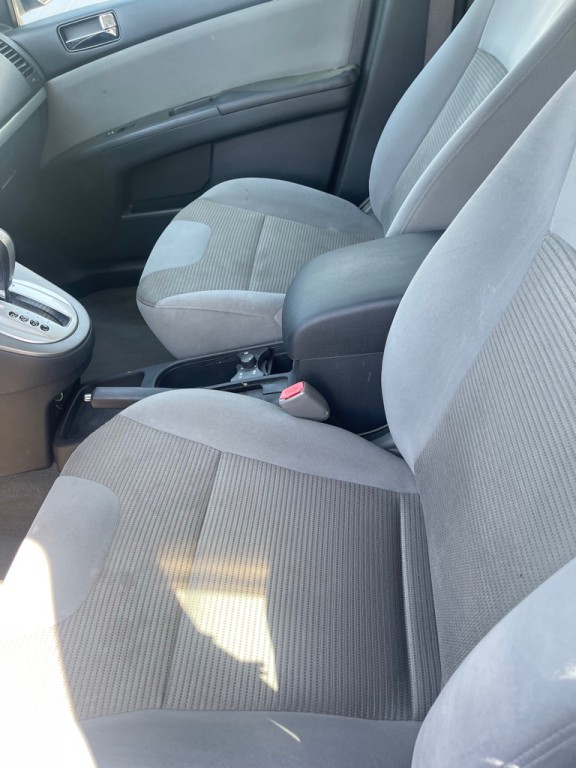 2010 Nissan Sentra Image 4