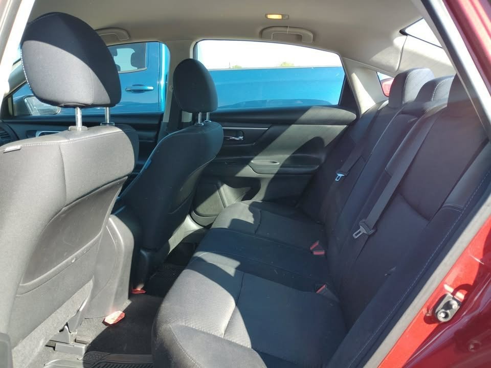 2016 Nissan Altima Image 7