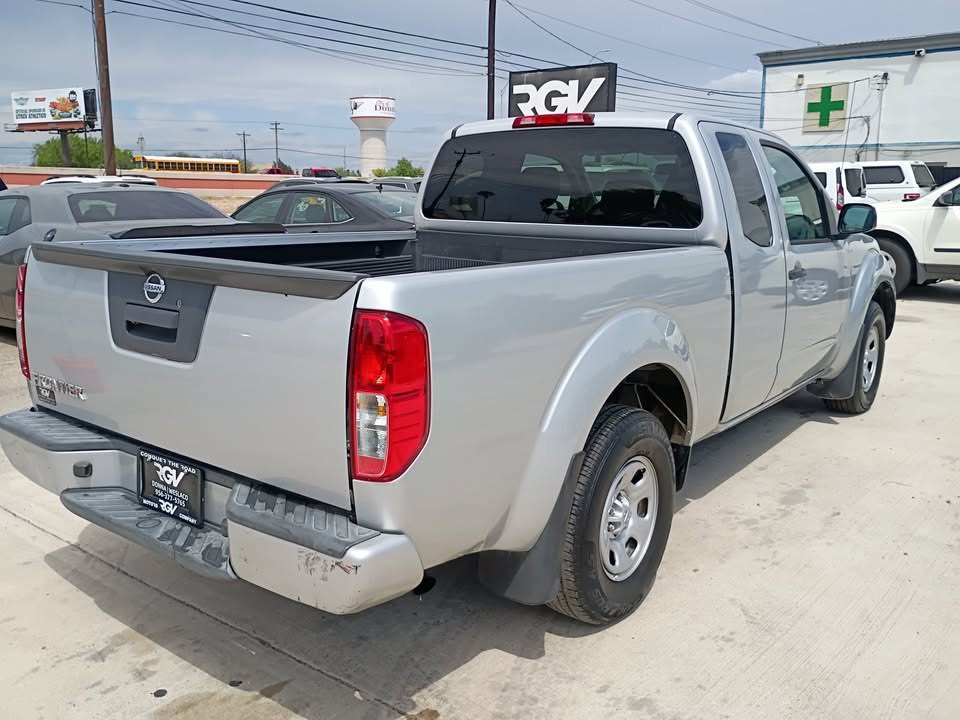 2018 Nissan Frontier Image 2