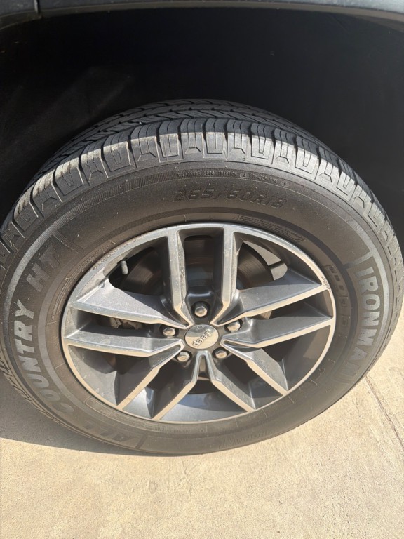 2017 Jeep Grand Cherokee Image 5