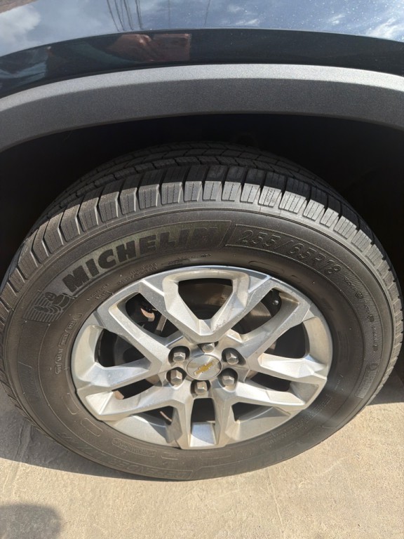 2018 Chevrolet Traverse Image 2