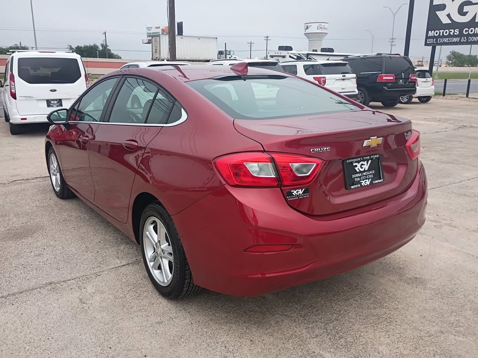 2018 Chevrolet Cruze Image 3