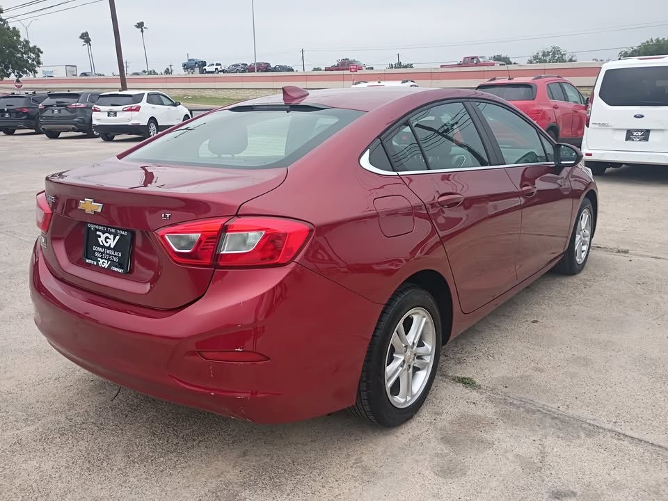 2018 Chevrolet Cruze Image 4