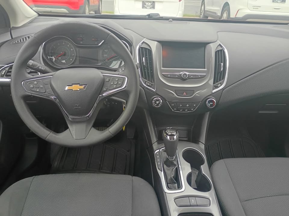 2018 Chevrolet Cruze Image 5
