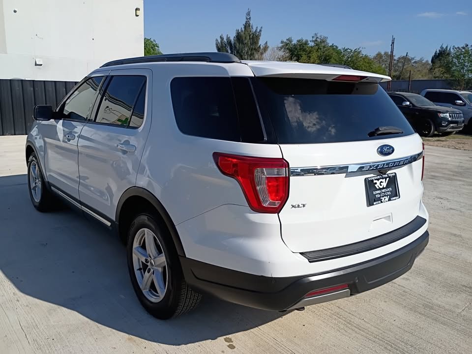 2019 Ford Explorer Image 2