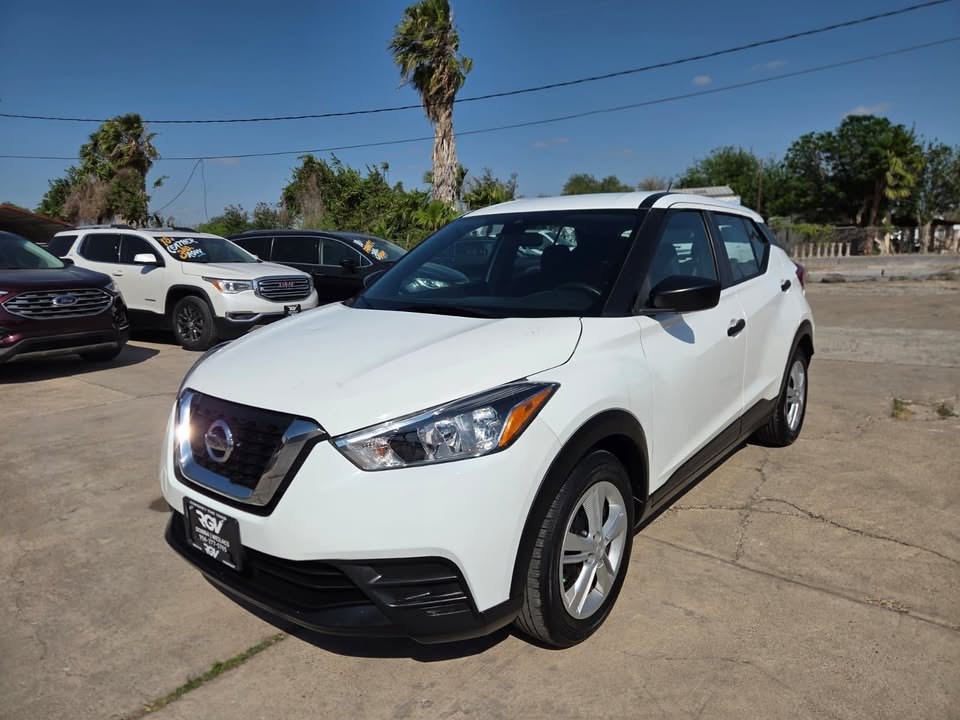 2020 Nissan Kicks Image 1