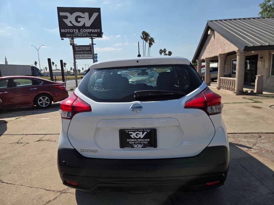 2020 Nissan Kicks Image 3