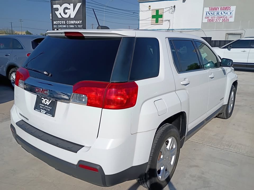 2015 GMC Terrain Image 2