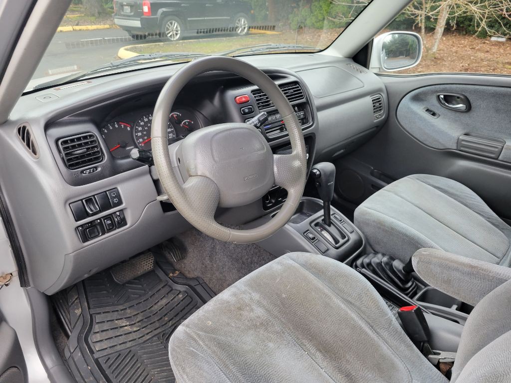 2002 Suzuki XL7 Image 10
