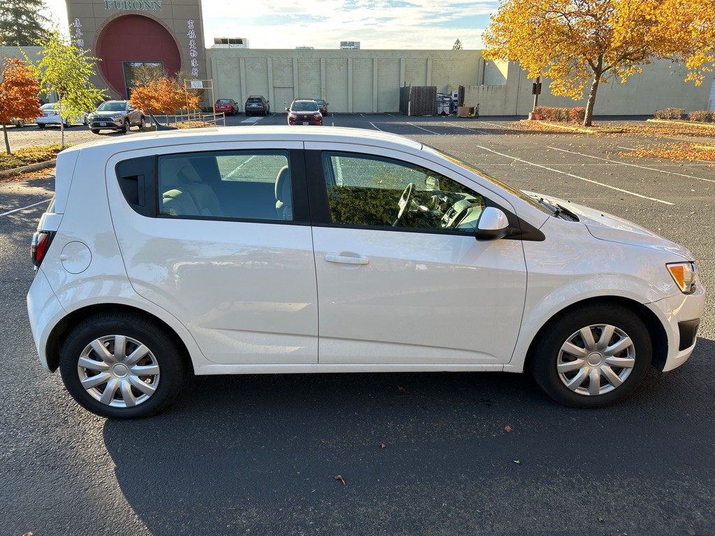 2014 Chevrolet Sonic Image 6