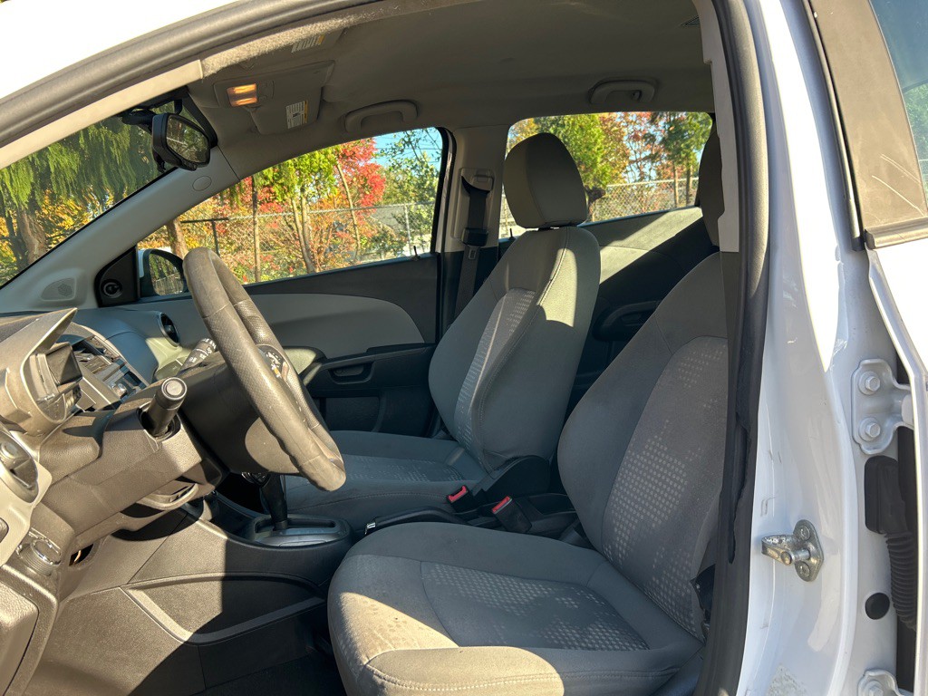 2014 Chevrolet Sonic Image 9