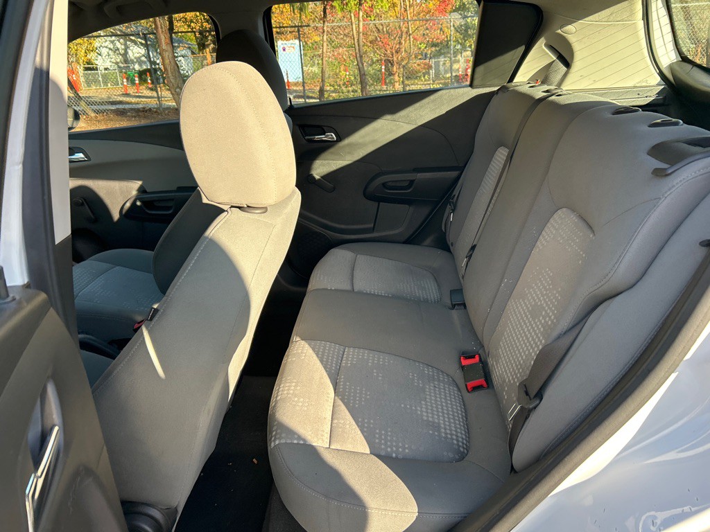 2014 Chevrolet Sonic Image 11