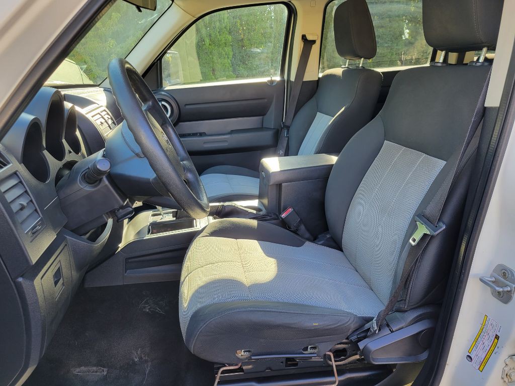 2008 Dodge Nitro Image 12