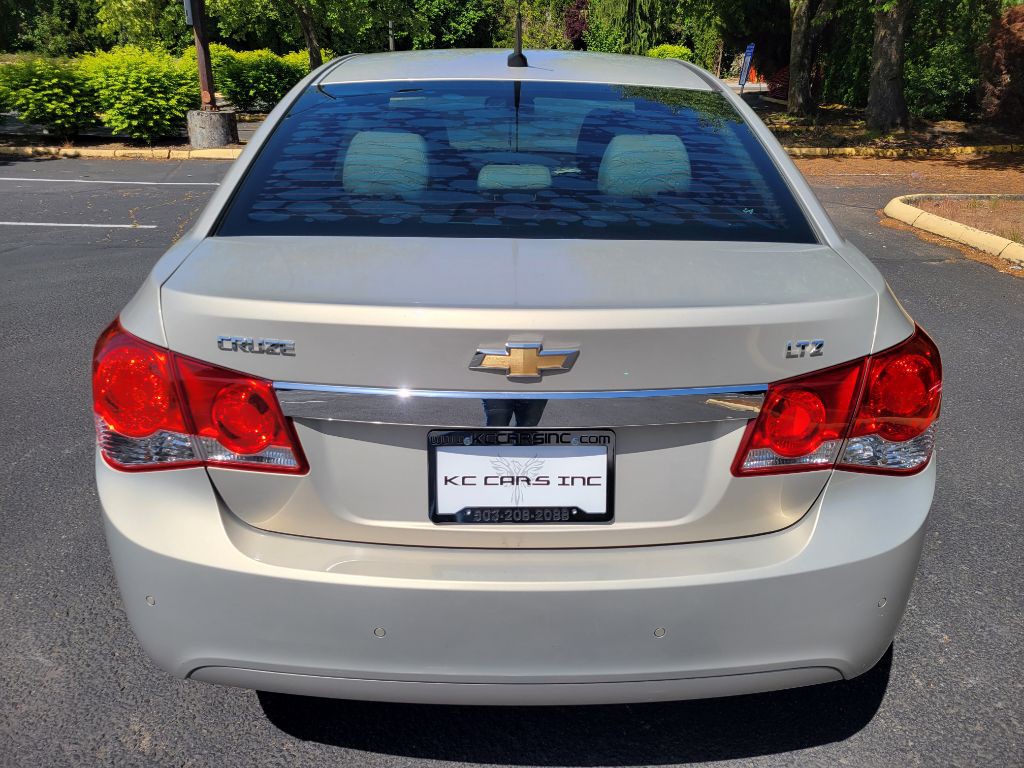 2011 Chevrolet Cruze Image 3