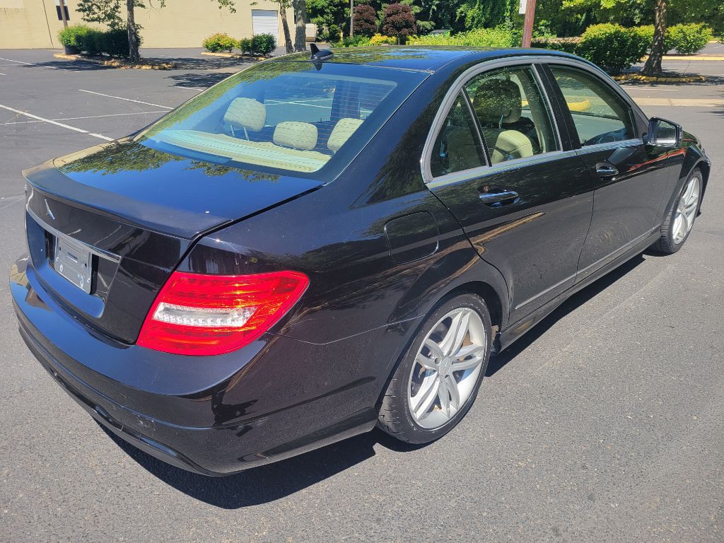 2013 Mercedes-Benz C-Class Image 5
