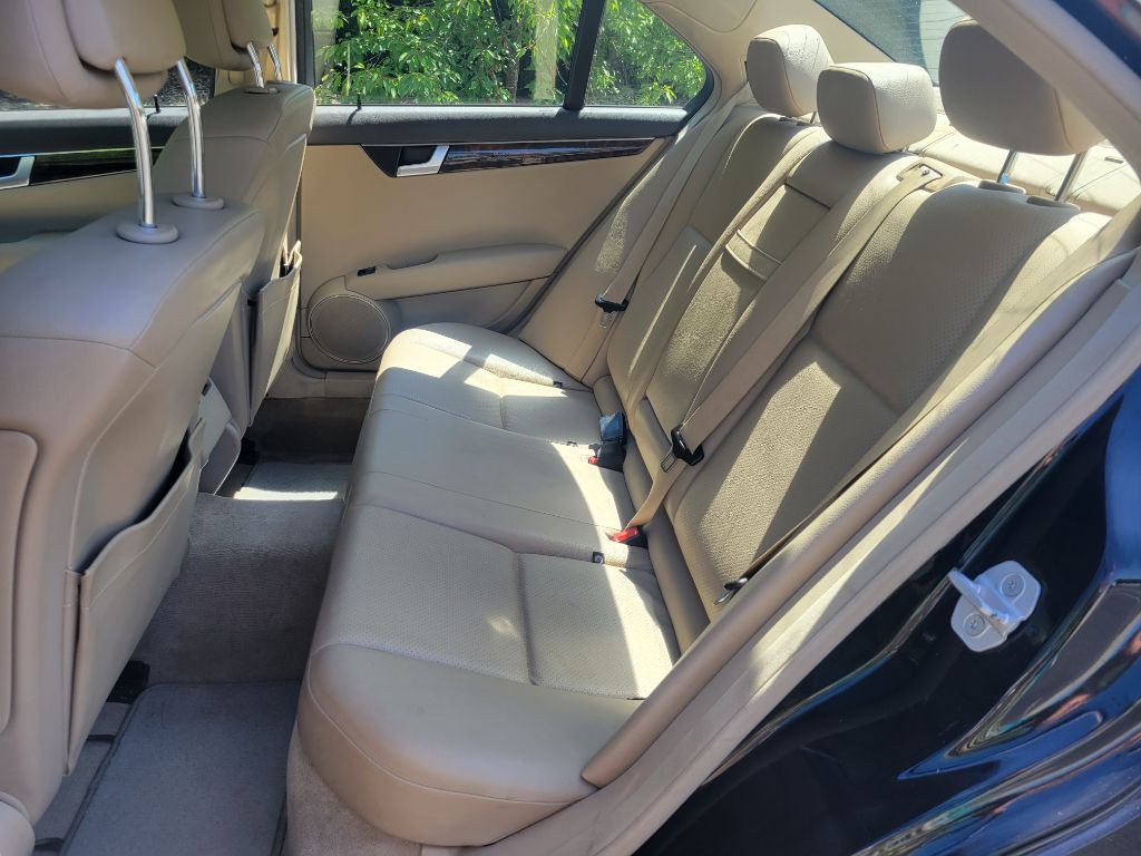 2013 Mercedes-Benz C-Class Image 12