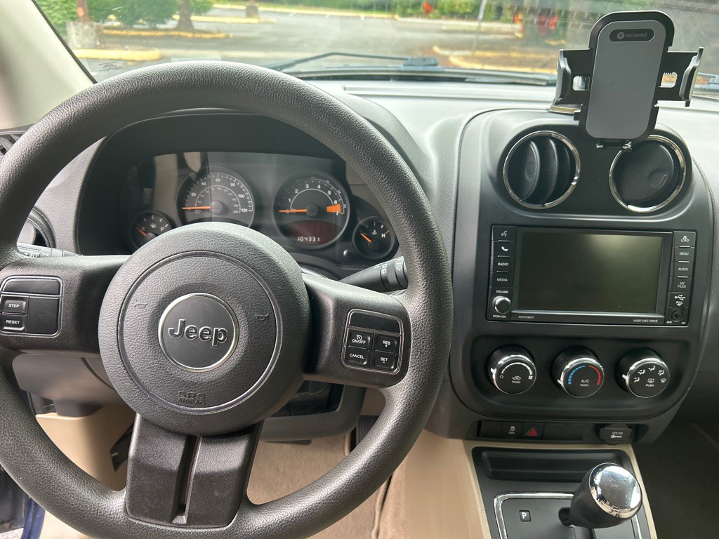 2015 Jeep Compass Image 11