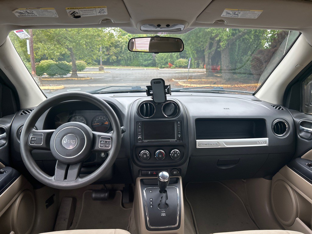 2015 Jeep Compass Image 16