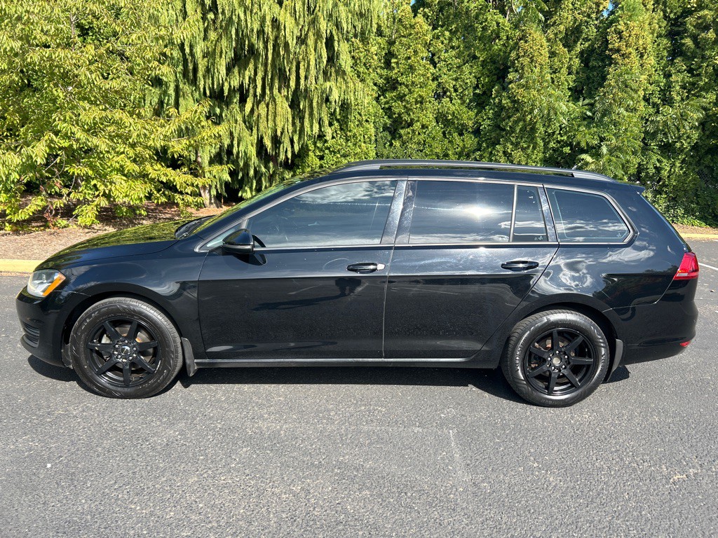 2015 Volkswagen Golf Image 2