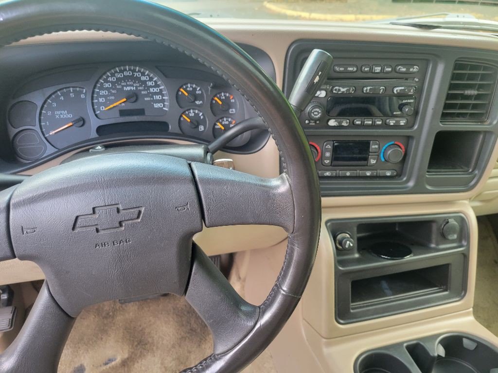 2003 Chevrolet Tahoe Image 11