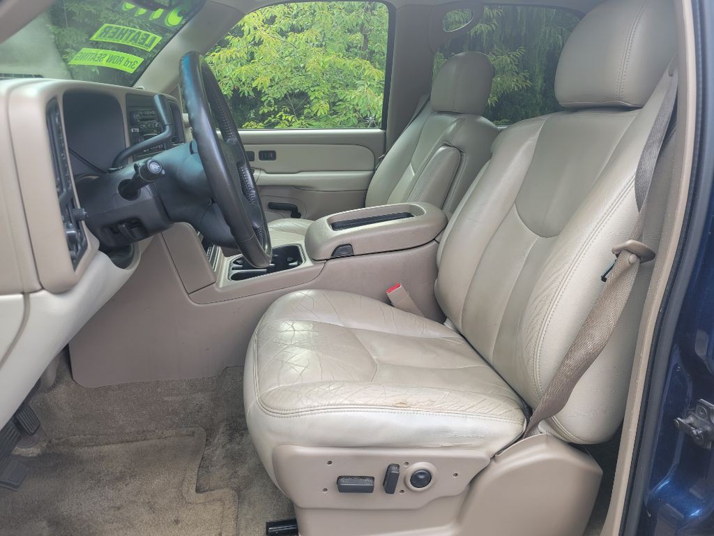 2003 Chevrolet Tahoe Image 12