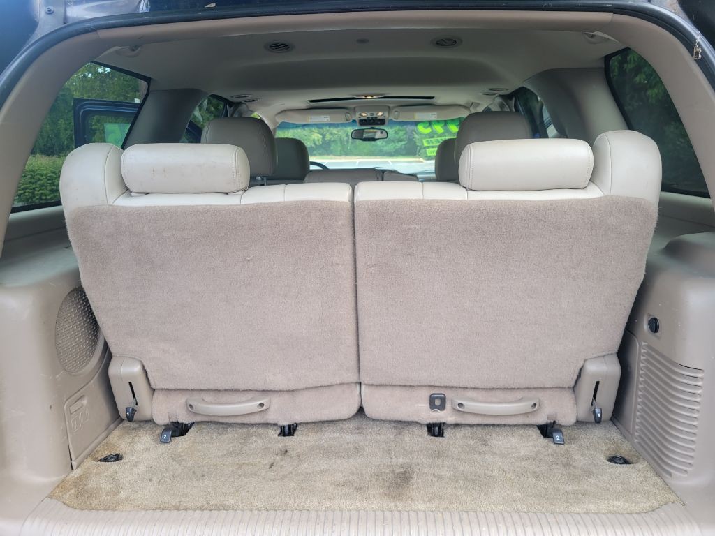 2003 Chevrolet Tahoe Image 16