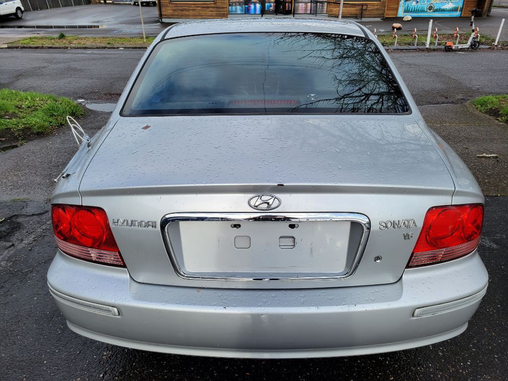 2004 Hyundai Sonata Image 4