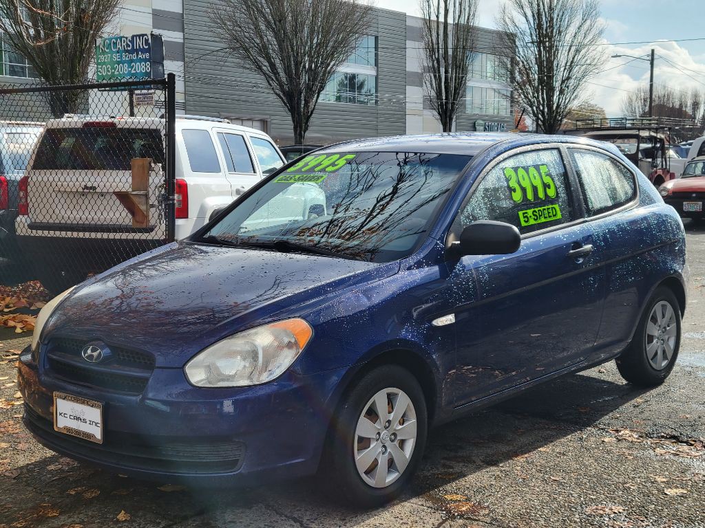 2010 Hyundai Accent Image 1