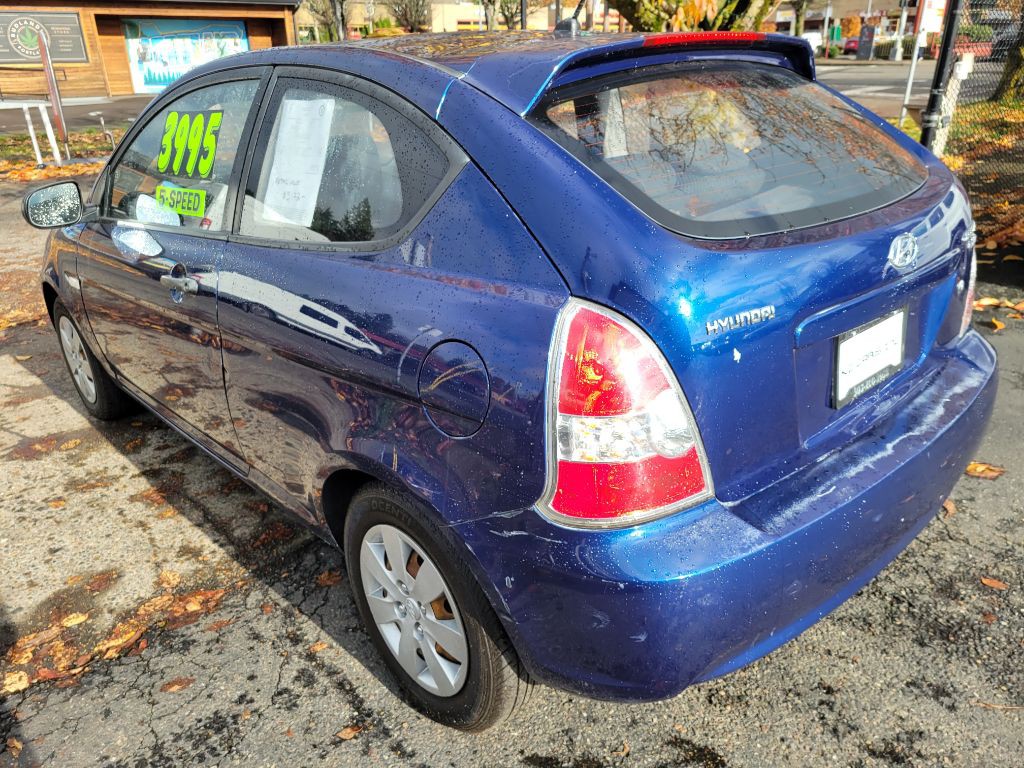 2010 Hyundai Accent Image 3