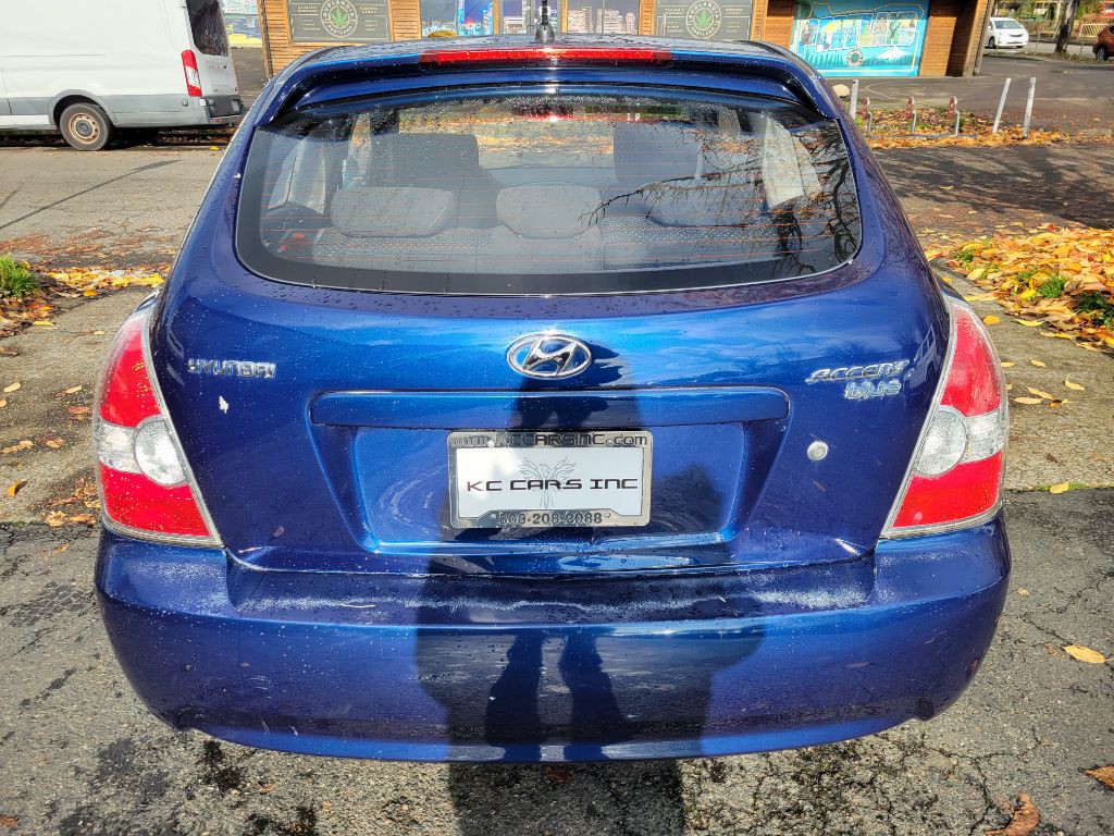 2010 Hyundai Accent Image 4