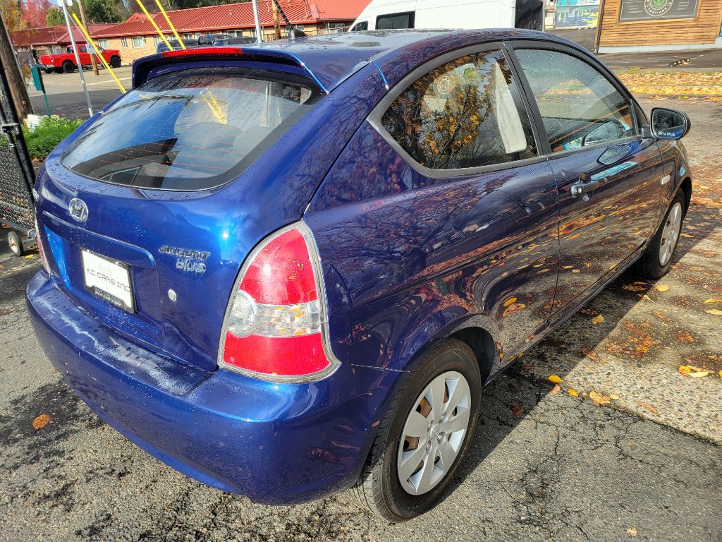 2010 Hyundai Accent Image 5