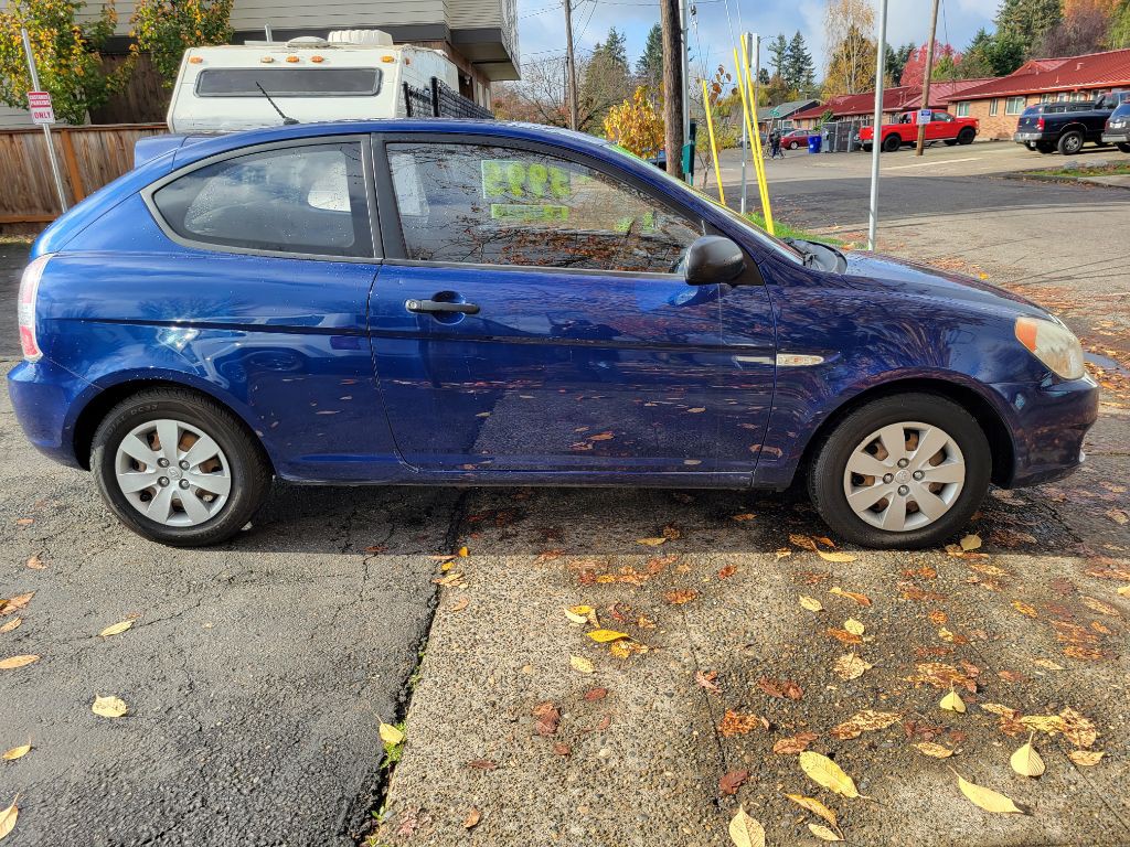 2010 Hyundai Accent Image 6
