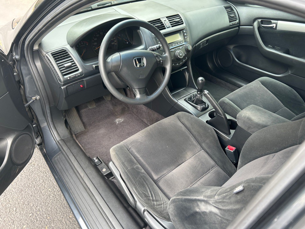 2005 Honda Accord Image 11