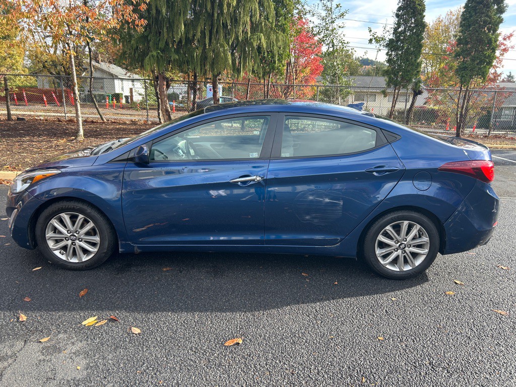 2016 Hyundai Elantra Image 2