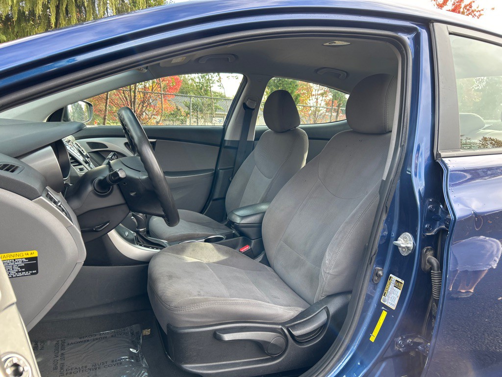 2016 Hyundai Elantra Image 9