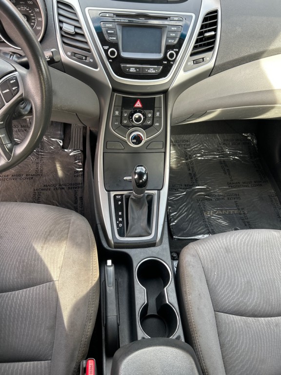 2016 Hyundai Elantra Image 12
