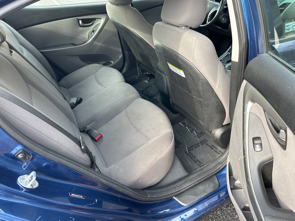 2016 Hyundai Elantra Image 18