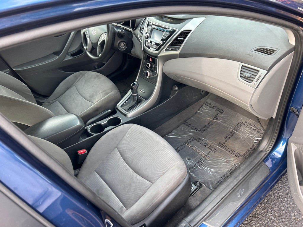 2016 Hyundai Elantra Image 19